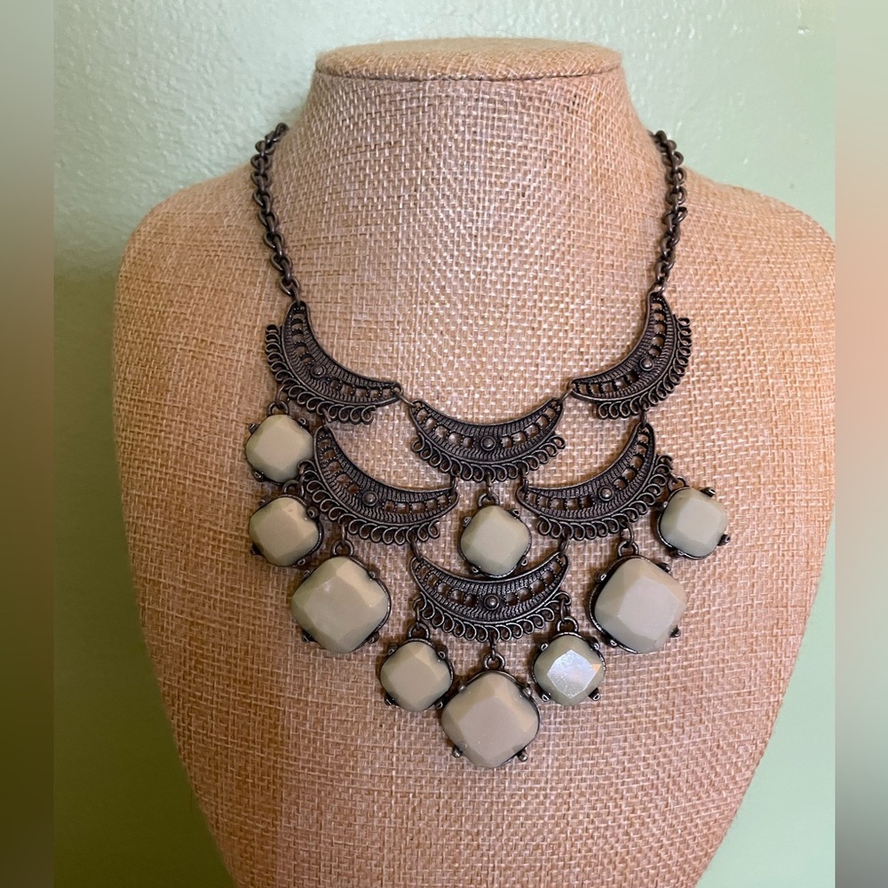 Elegant Cream and Silver Statement Necklace